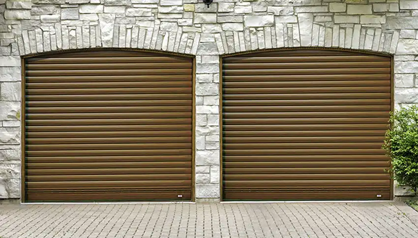 Porta Box Auto: Meglio una basculante o una serranda per un garage?