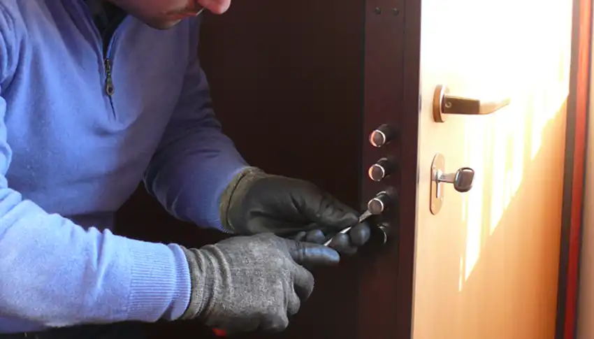 Fabbro Almese apertura porte